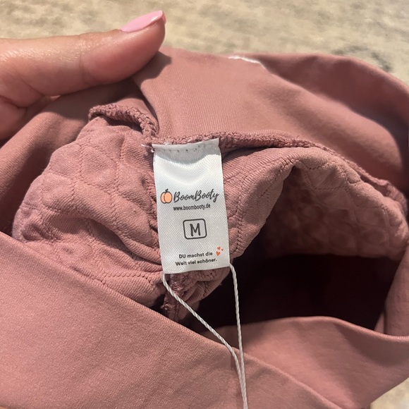 Boom Booty Leggings MEDIUM - Picture 3 of 4